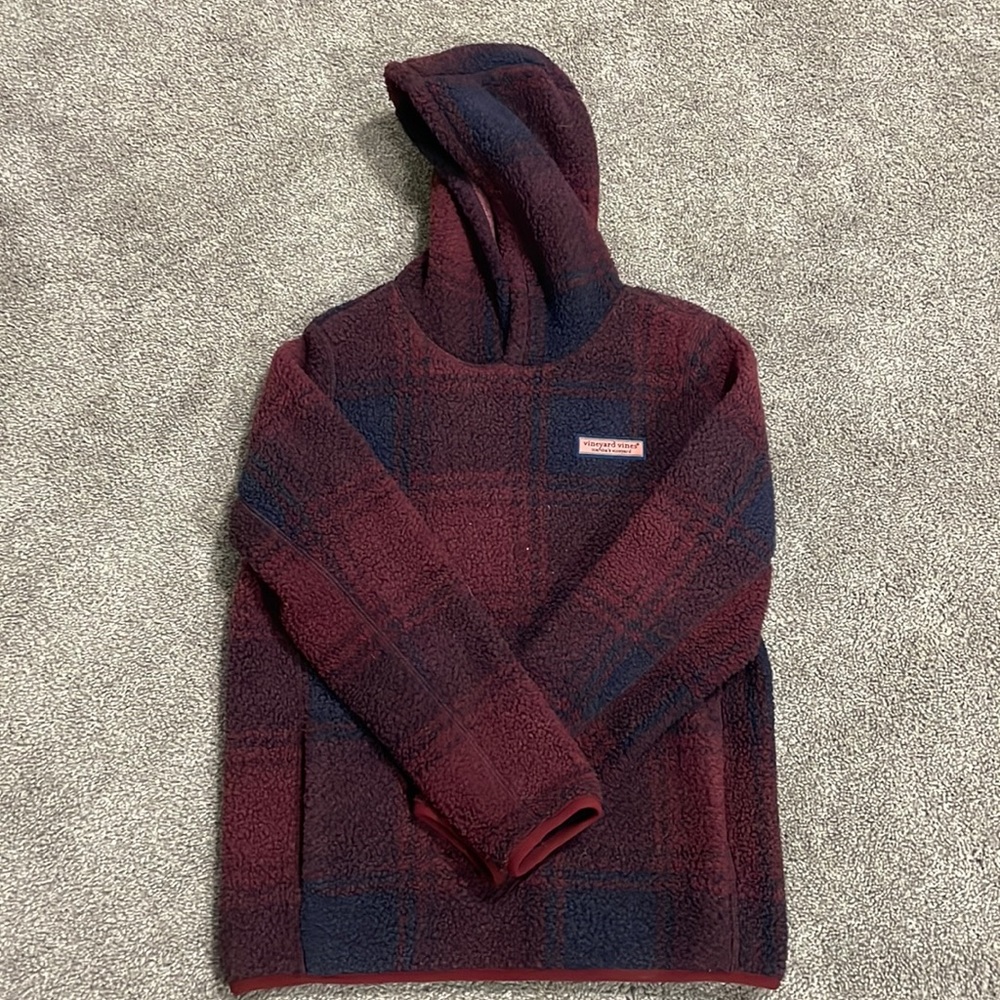 Vineyard vines sweatshirt